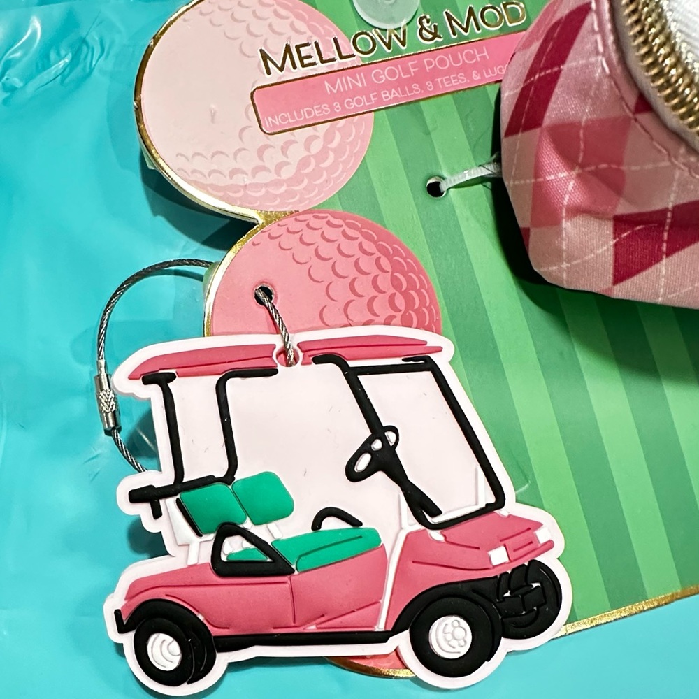 ⛳️⛳️ Pink Golf Accessory Set - Picture 2 of 3